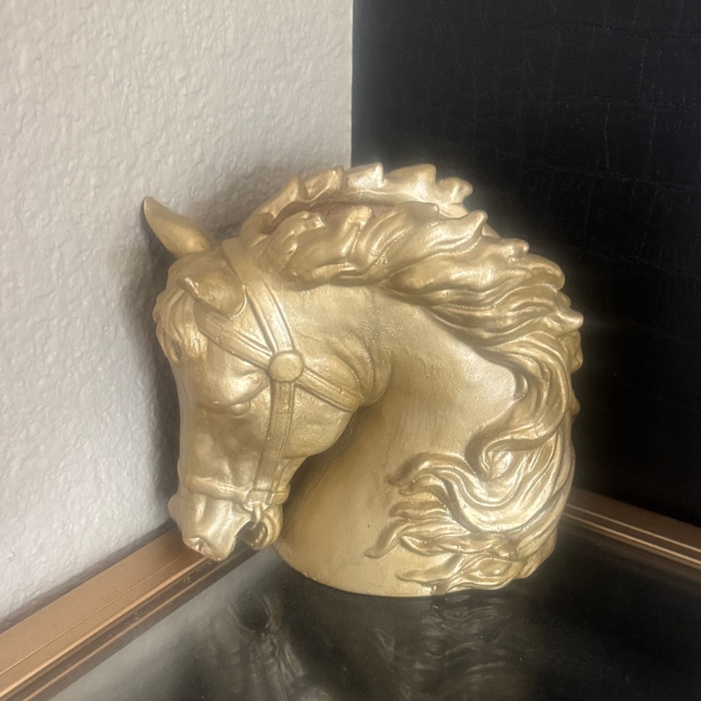 Elegant Gold Horse Head Vase